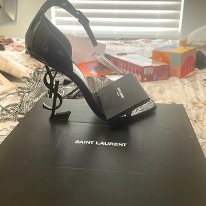 Authentic w/box Ysl heel size 38/8. Org purchase October 2020. Worn 3x